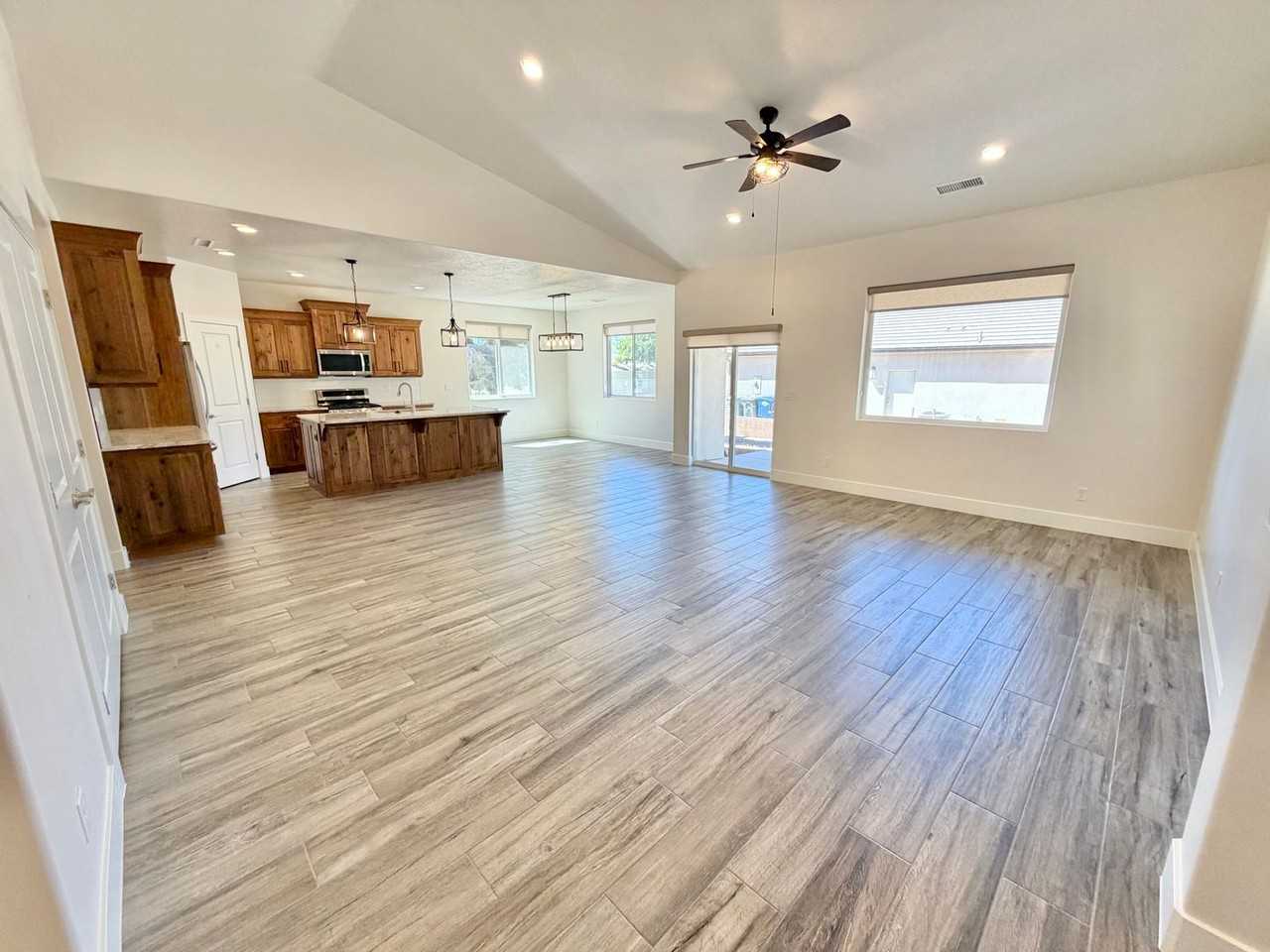 9 N Main St - Photo 6 of 34