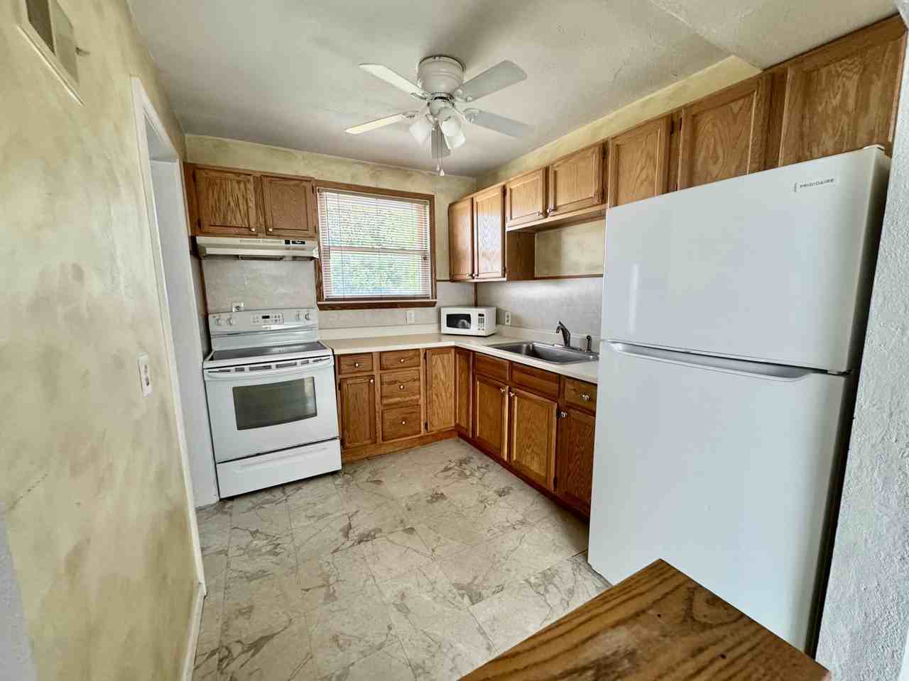 3631 Swanson St #1 - Photo 4 of 9