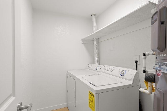 301 Ne 45th St - Photo 2 of 36