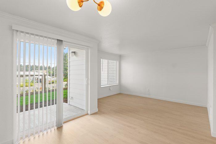 301 Ne 45th St - Photo 4 of 36