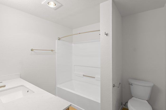 301 Ne 45th St - Photo 3 of 36