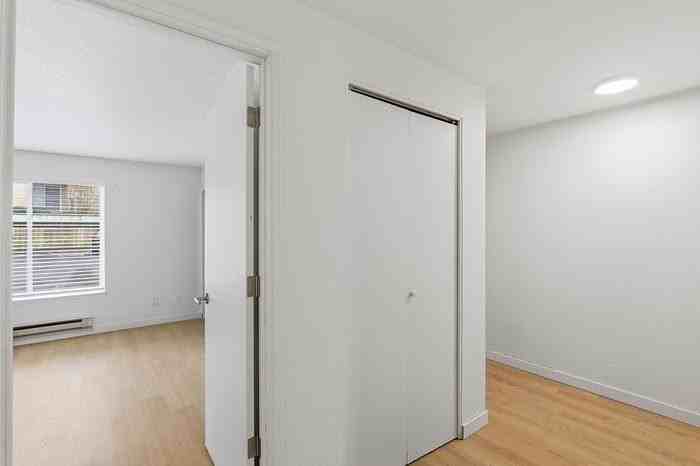 301 Ne 45th St - Photo 7 of 36