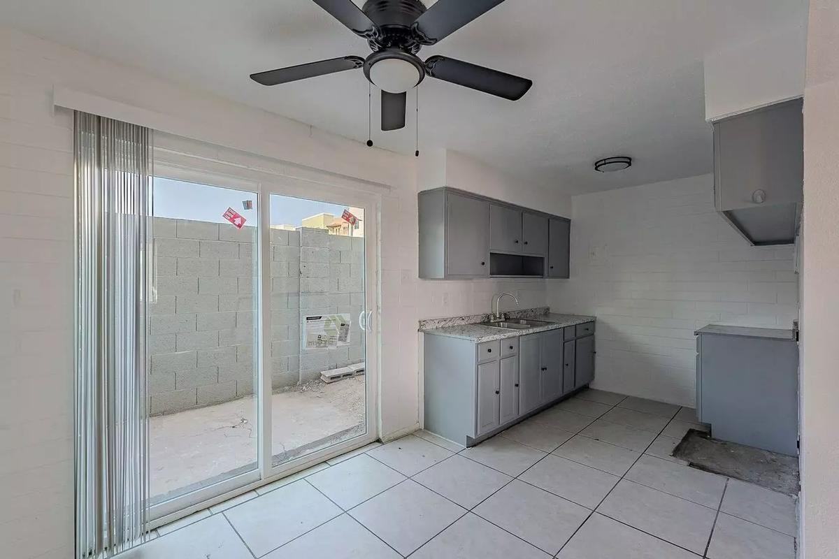 6529 W Glendale Ave - Photo 6 of 25