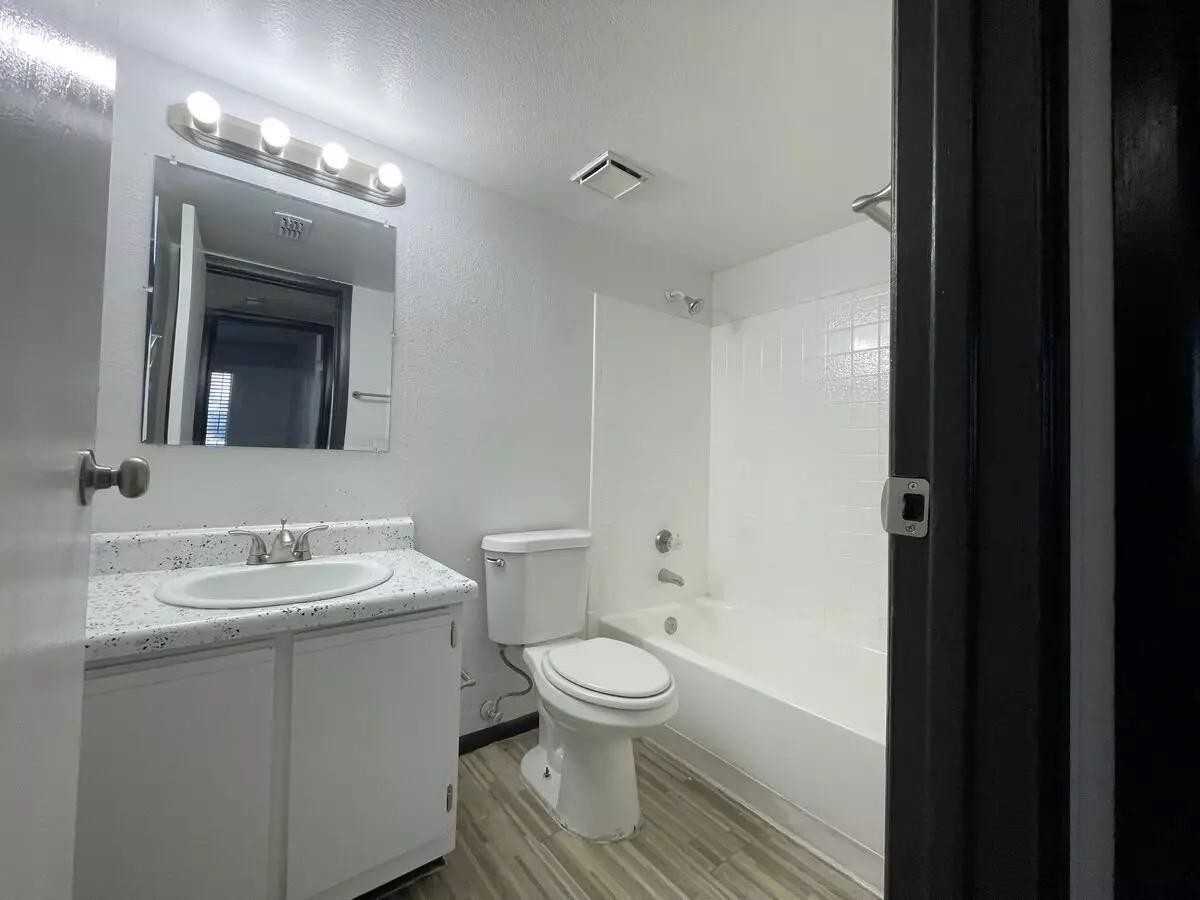 3225 S Wilmot Rd - Photo 4 of 6