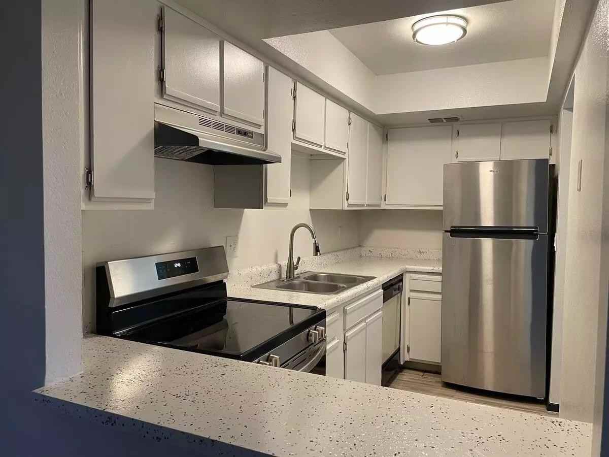 3225 S Wilmot Rd - Photo 5 of 6