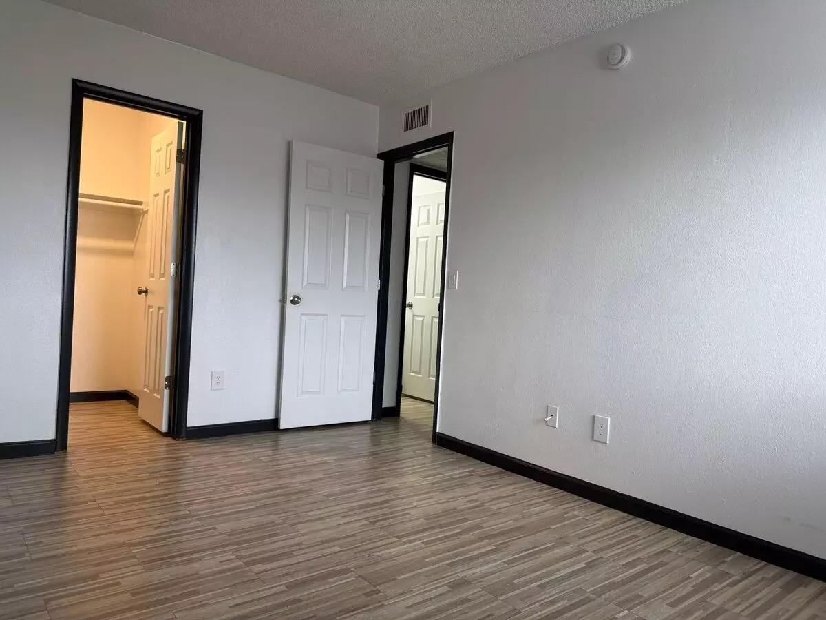 3225 S Wilmot Rd - Photo 3 of 6