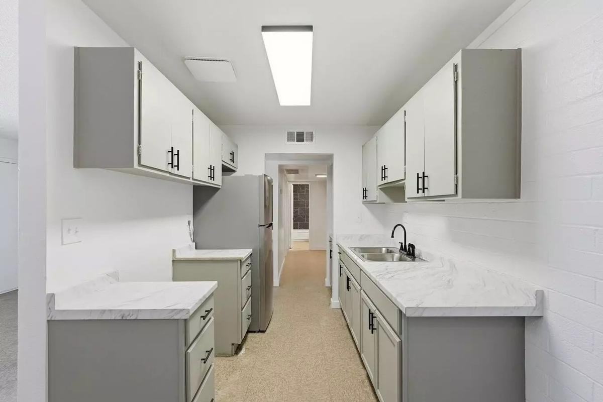 5957 W Keim Dr - Photo 5 of 39
