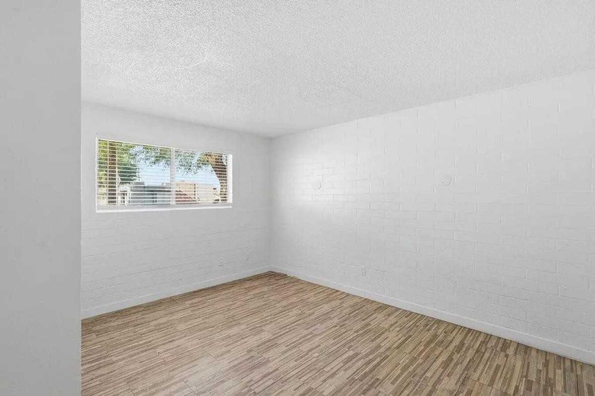 5957 W Keim Dr - Photo 7 of 39
