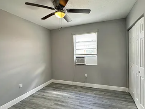 639 Sw 5th St #2 - Photo 3 of 11