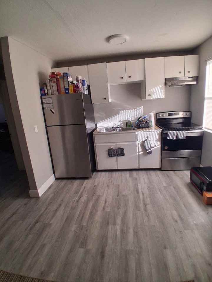 639 Sw 5th St #2 - Photo 5 of 11