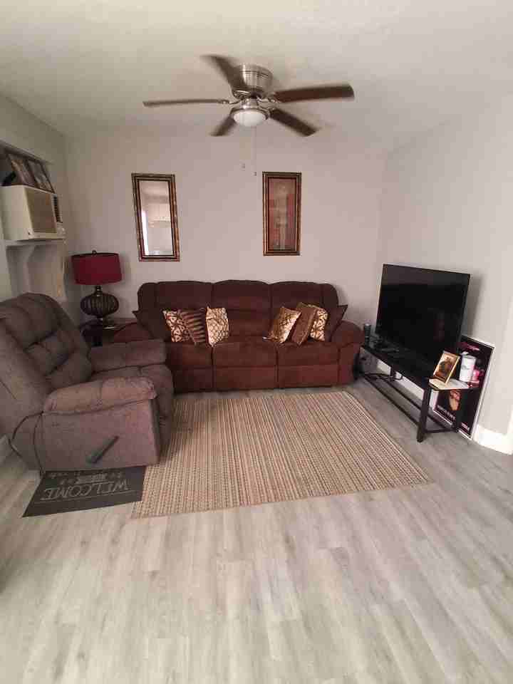 639 Sw 5th St #2 - Photo 6 of 11