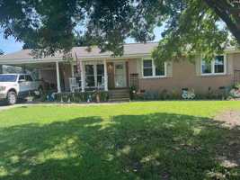 featured image of 107 Azalea Dr #1