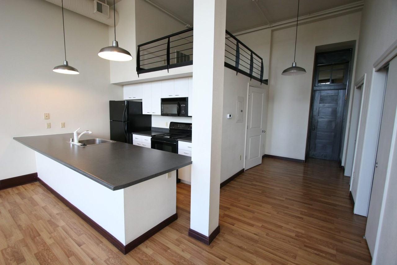 301 Central Ave Ne #1 - Photo 7 of 8