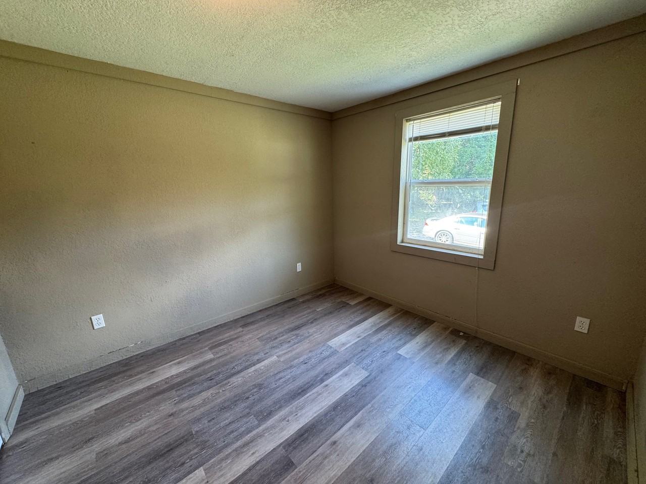 507 Grover St #B - Photo 6 of 8