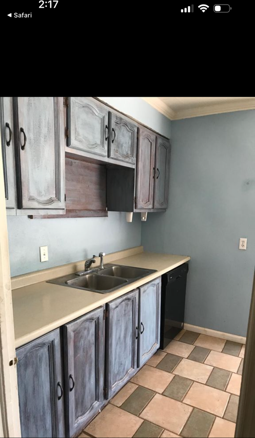1200 S Lone Pine Ave - Photo 5 of 10