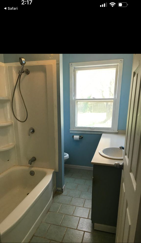 1200 S Lone Pine Ave - Photo 6 of 10