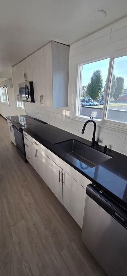 448 W Main St - Photo 7 of 23