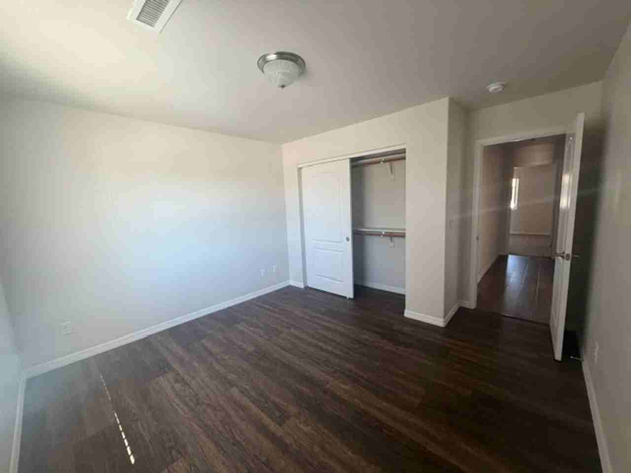 470 Serenity Ct - Photo 5 of 11