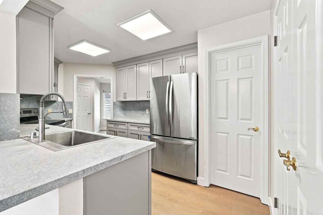 22555 Kinst Ct - Photo 6 of 28
