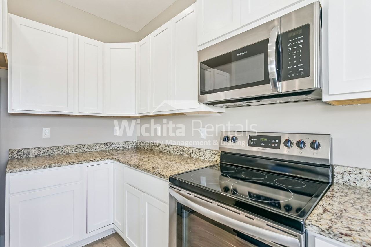 7315 E 34th St N - Photo 6 of 16