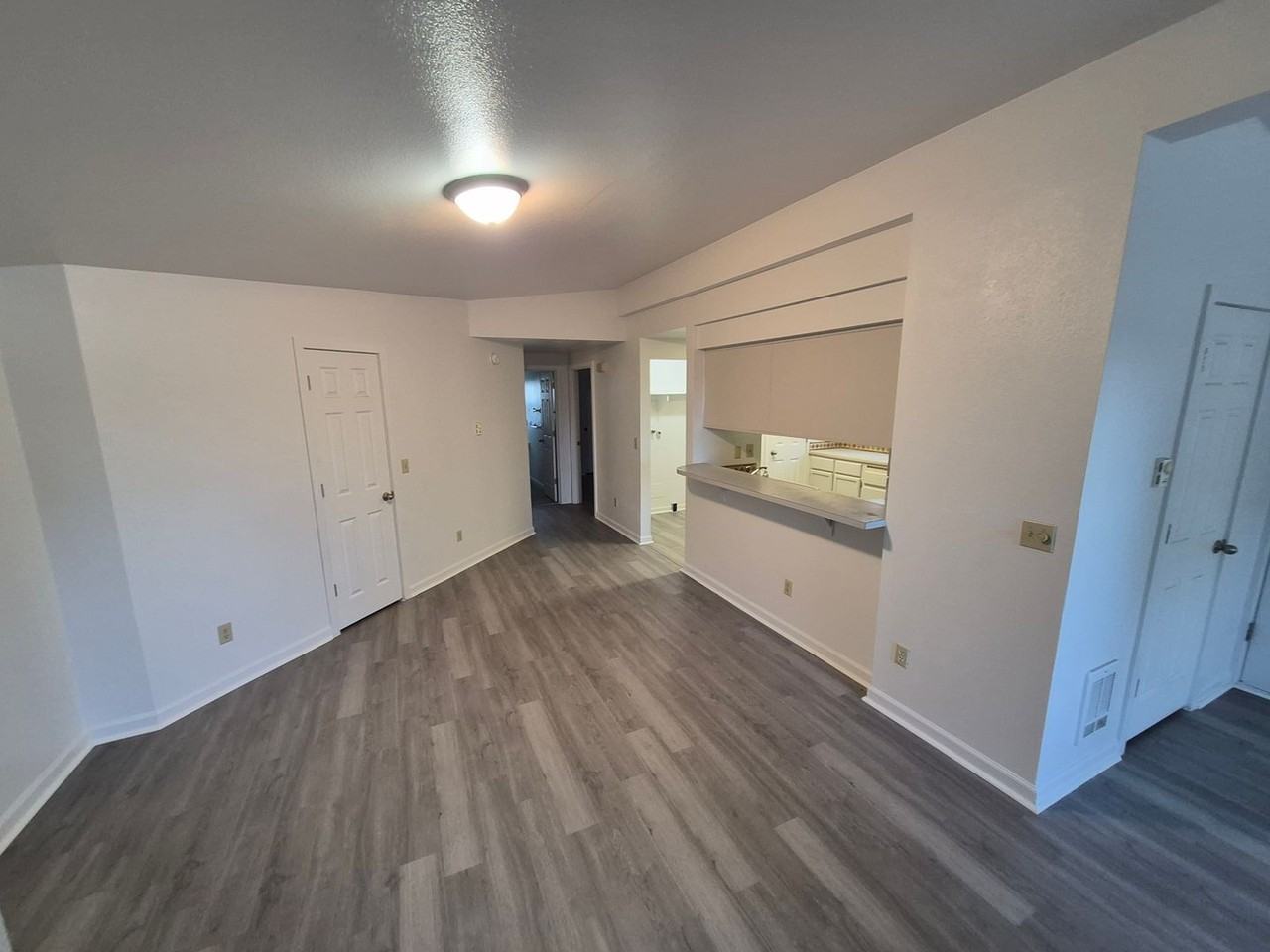 1320 Sw Obsidian Ave - Photo 4 of 19