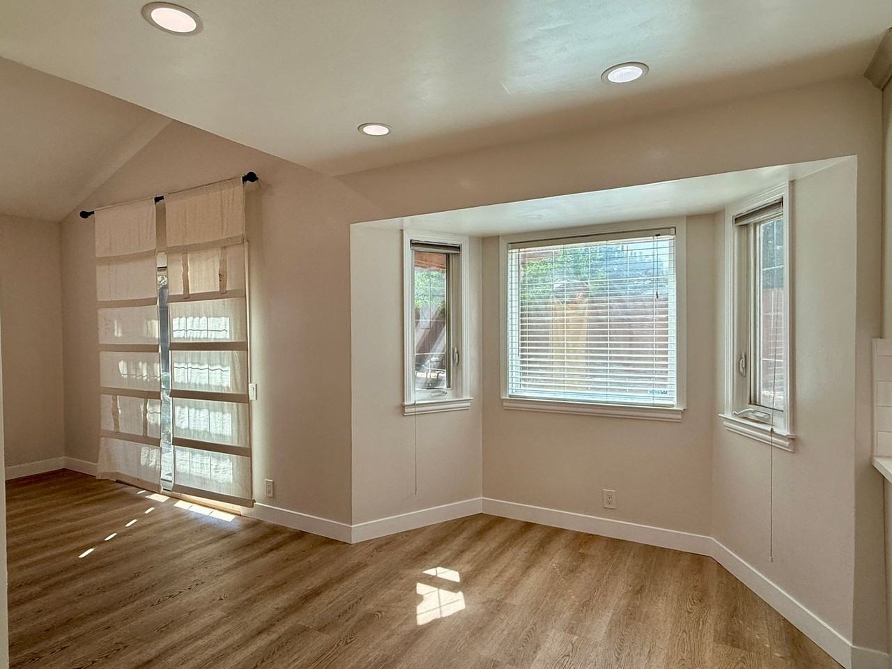 5403 Vauxhall Cir - Photo 5 of 20