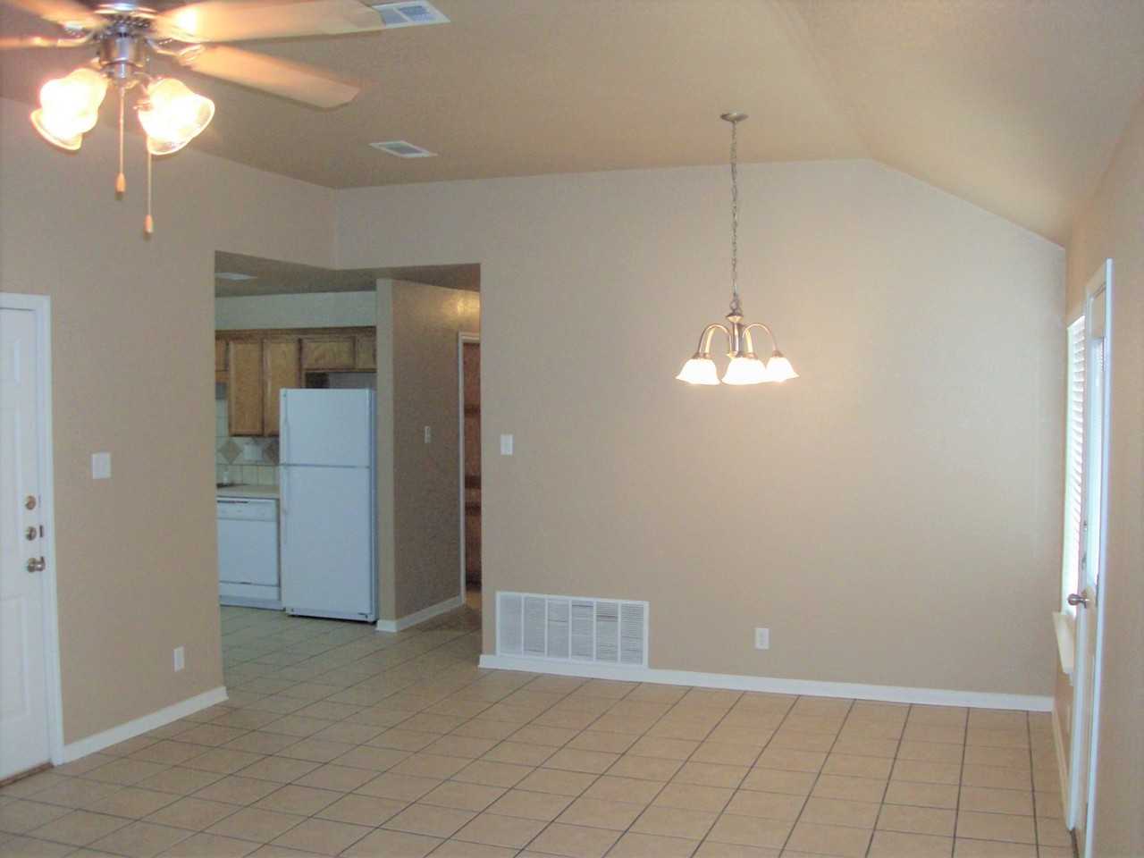4903 Heather Ln Apt B - Photo 3 of 21