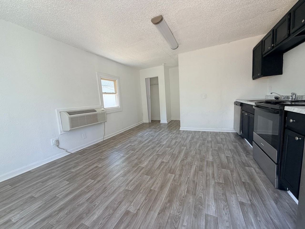 520 S Scenic Ave #102 - Photo 2 of 3