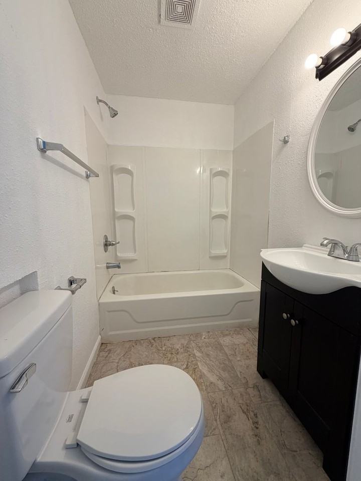 520 S Scenic Ave #102 - Photo 3 of 3