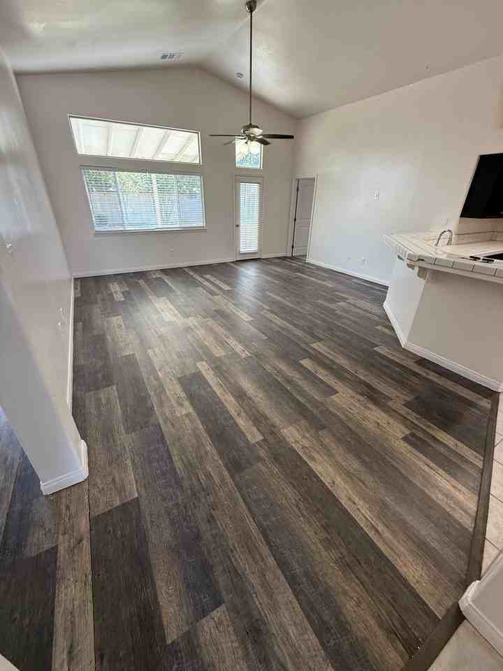 10109 Bay Colony Dr - Photo 4 of 17