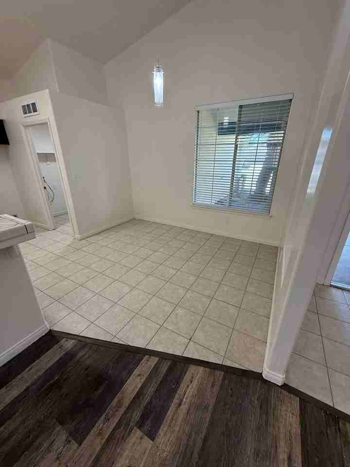 10109 Bay Colony Dr - Photo 5 of 17