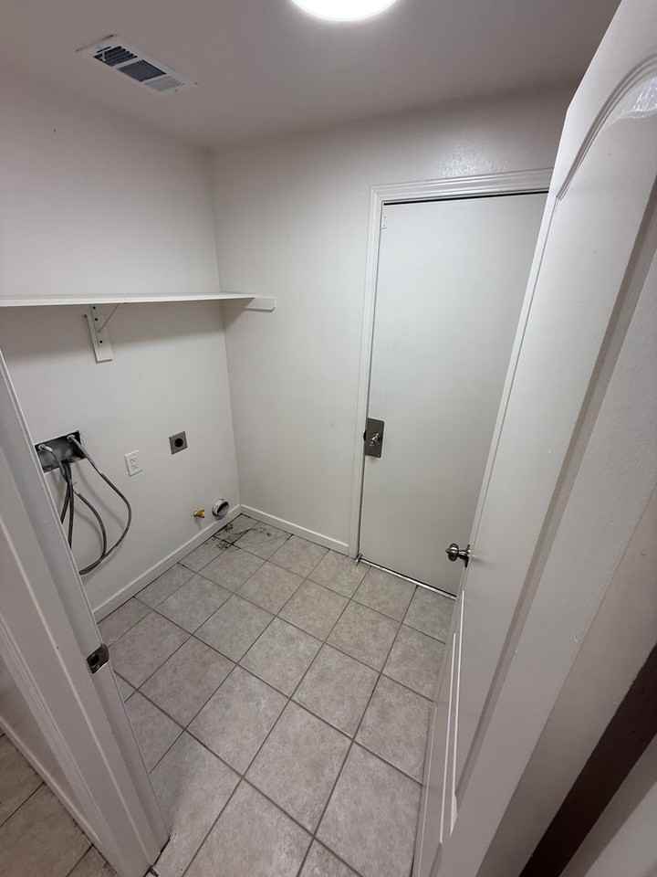 10109 Bay Colony Dr - Photo 7 of 17