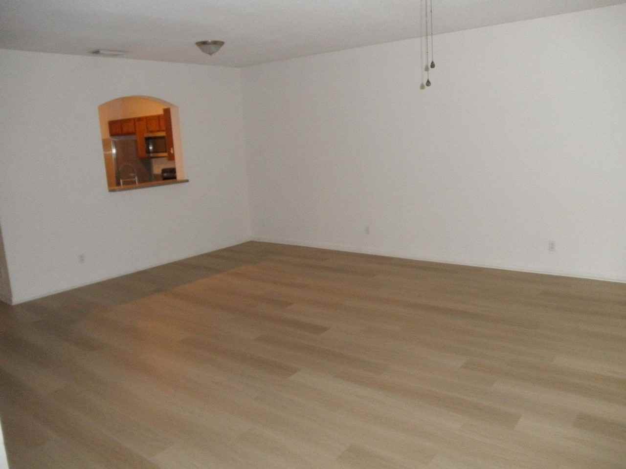 2205 Oakmont Dr - Photo 4 of 13