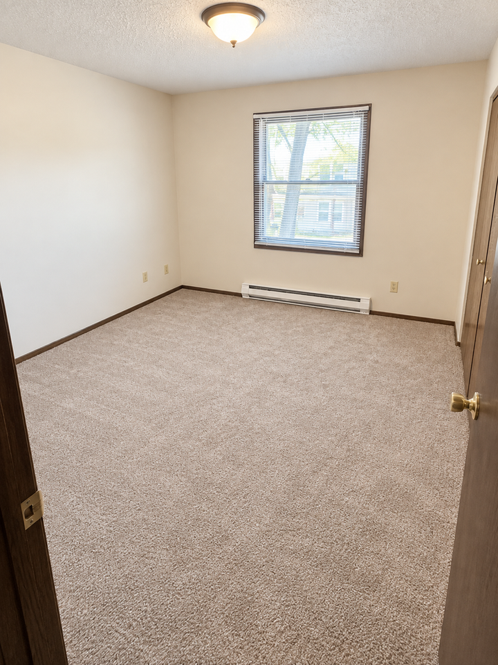 3215 Seymour Rd - Photo 5 of 6