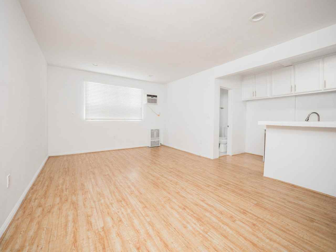 1800 Grace Ave - Photo 6 of 21
