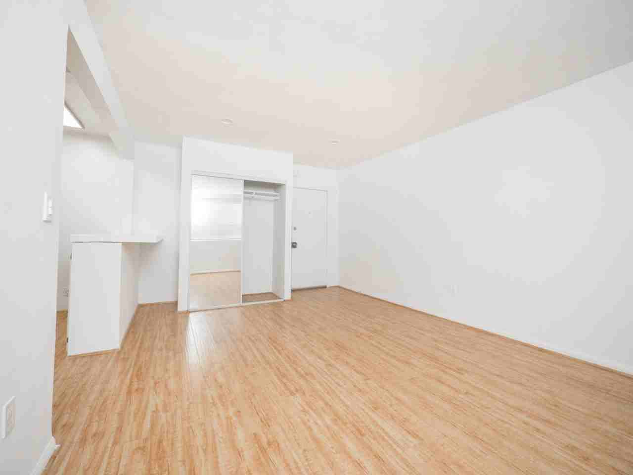 1800 Grace Ave - Photo 7 of 21