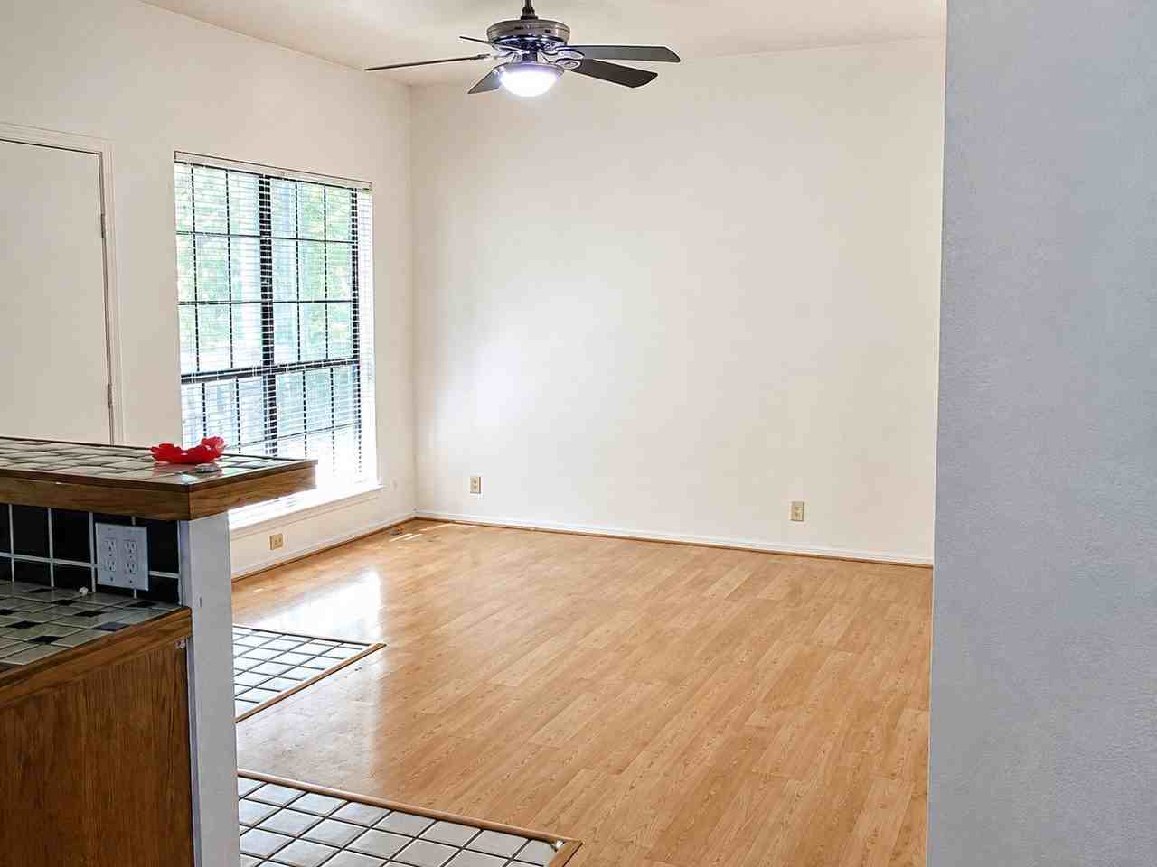 303 W 35th St #204 - Photo 2 of 6
