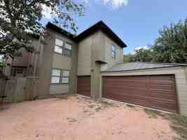 featured image of 1038 E 43rd St