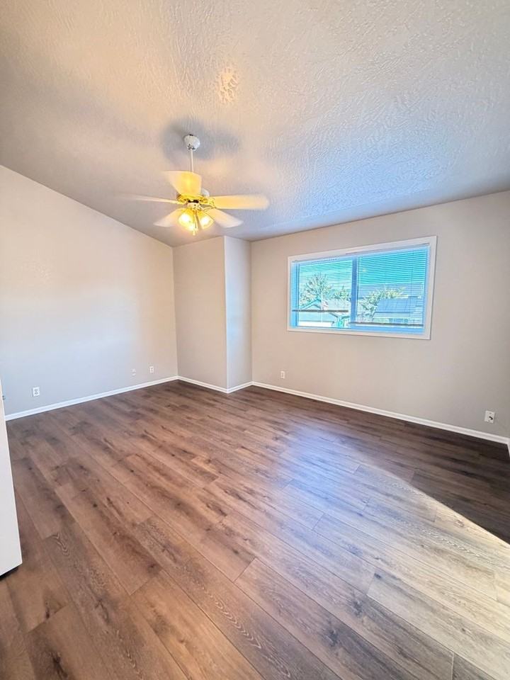 4107 Forsythia St - Photo 2 of 11