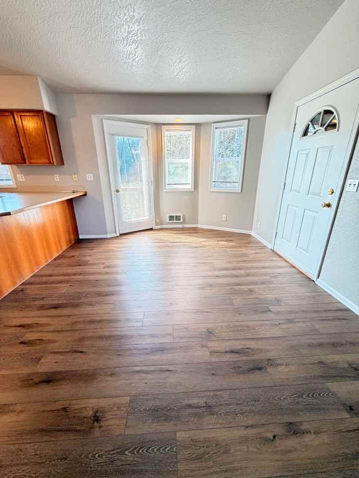 4107 Forsythia St - Photo 6 of 11