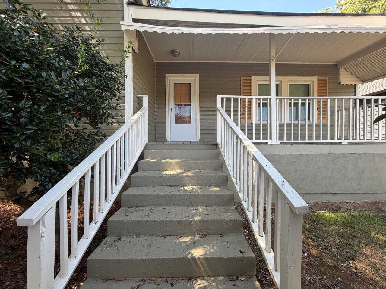 9 N Mclin St Sw - Photo 2 of 22