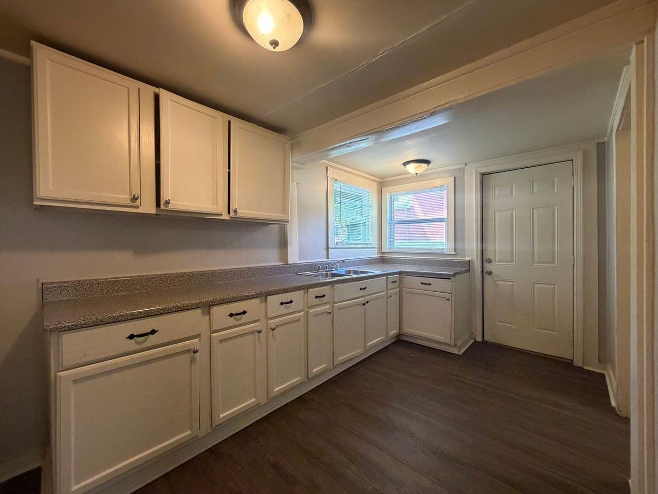 9 N Mclin St Sw - Photo 7 of 22