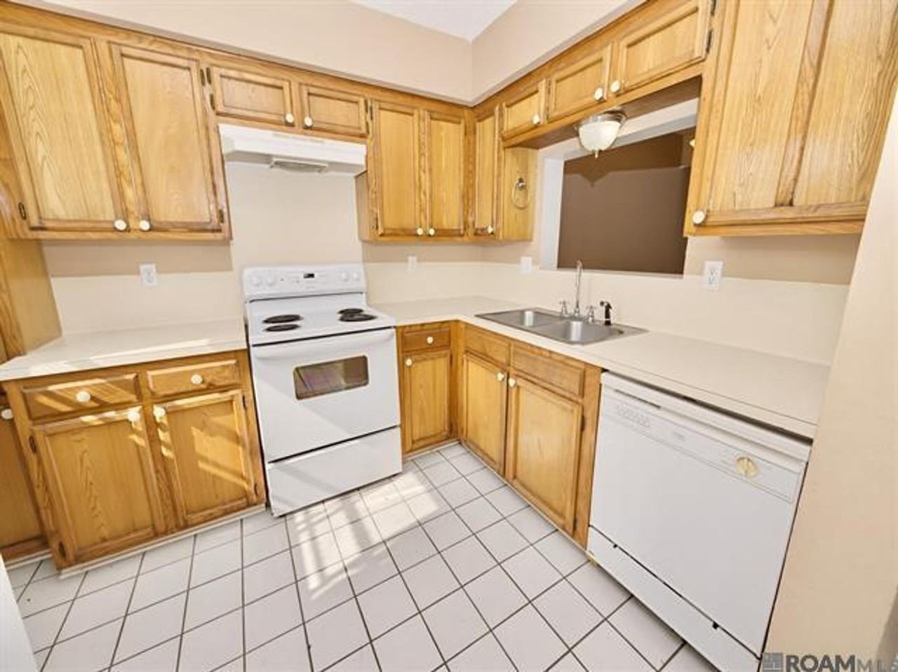 830 Meadow Glen Ave #A - Photo 3 of 12