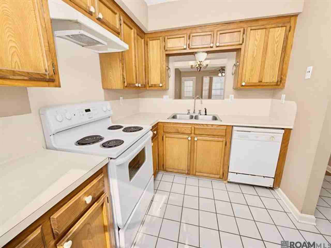 830 Meadow Glen Ave #A - Photo 4 of 12