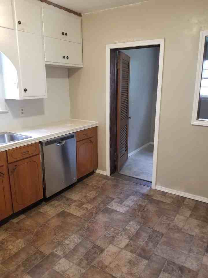 1416 Sw Jennings Ave - Photo 6 of 11