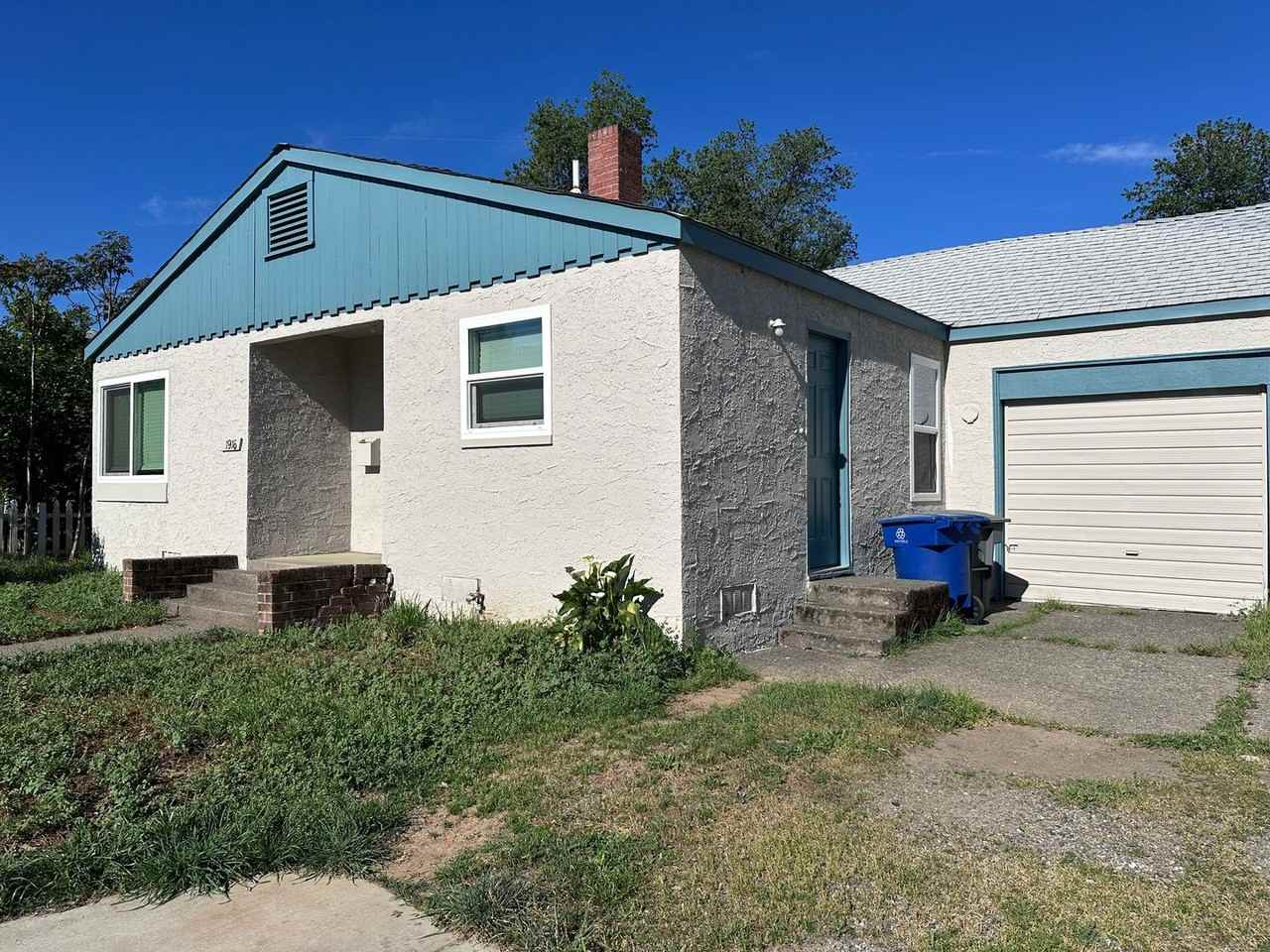 1916 8th St - Photo 3 of 37