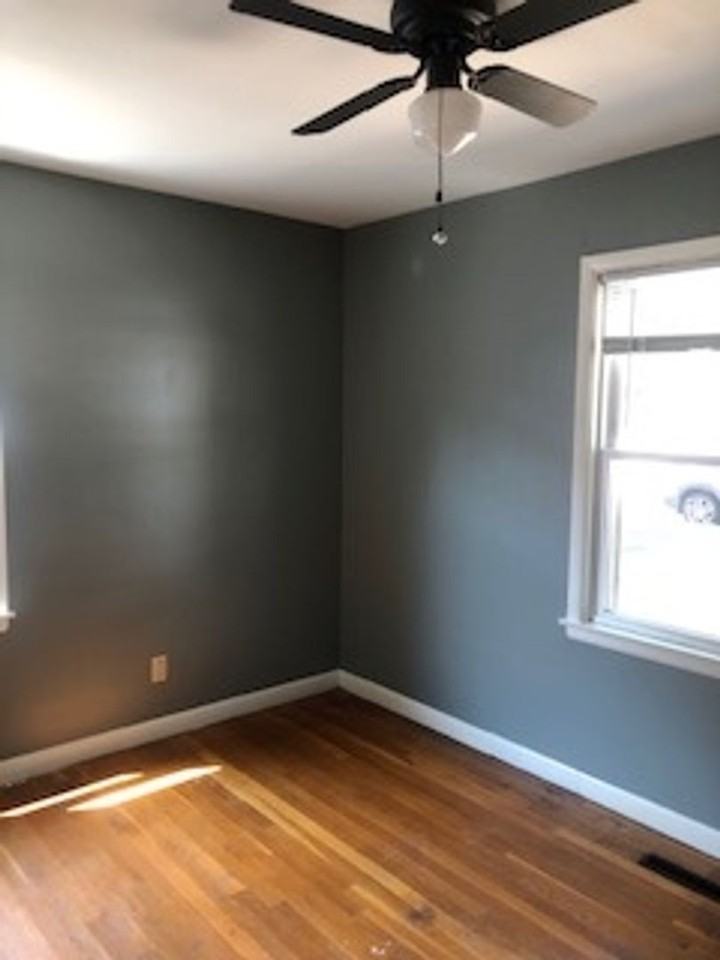 223 E 20th St - Photo 6 of 10