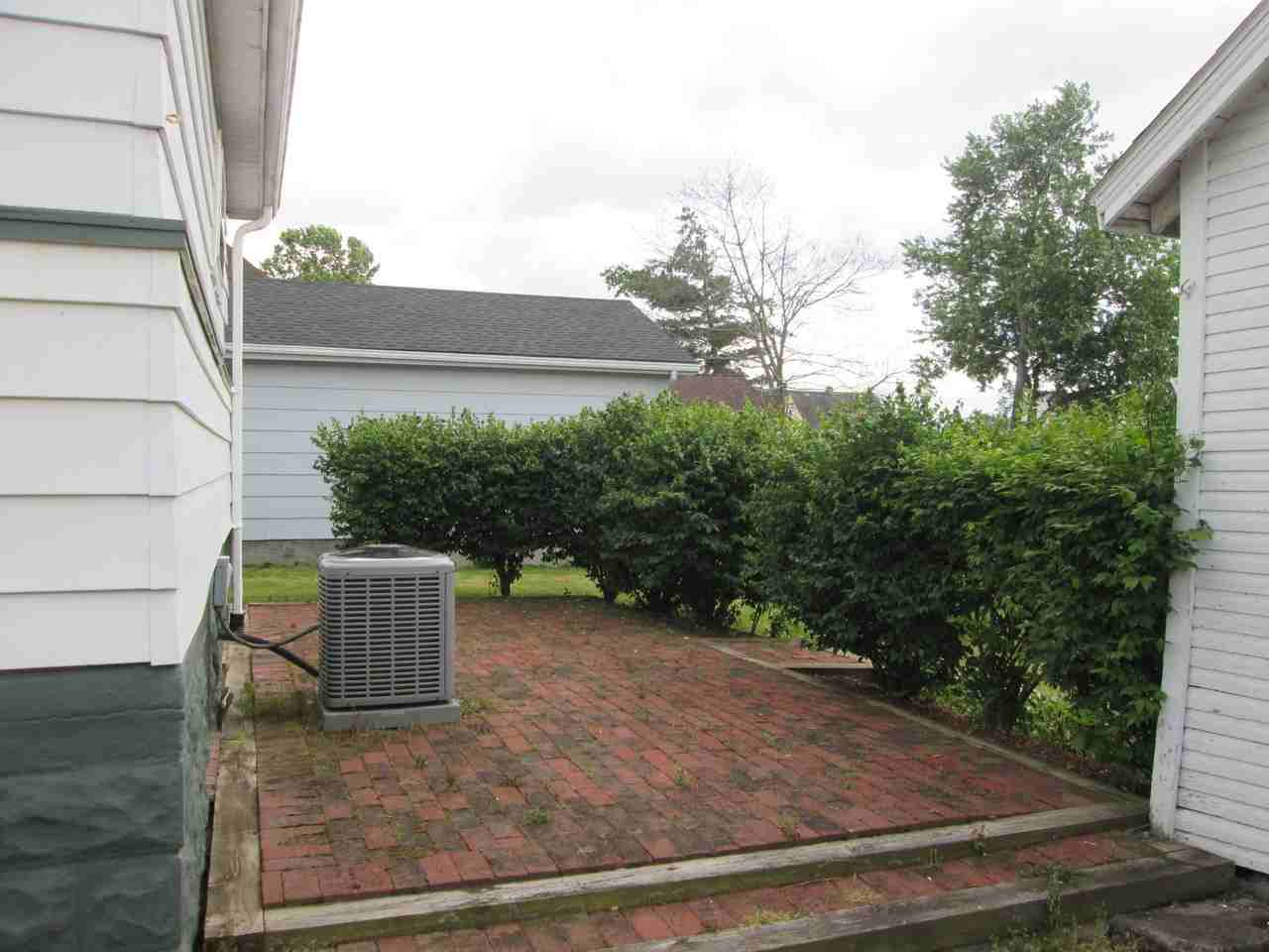 1112 Washington Ave - Photo 2 of 23