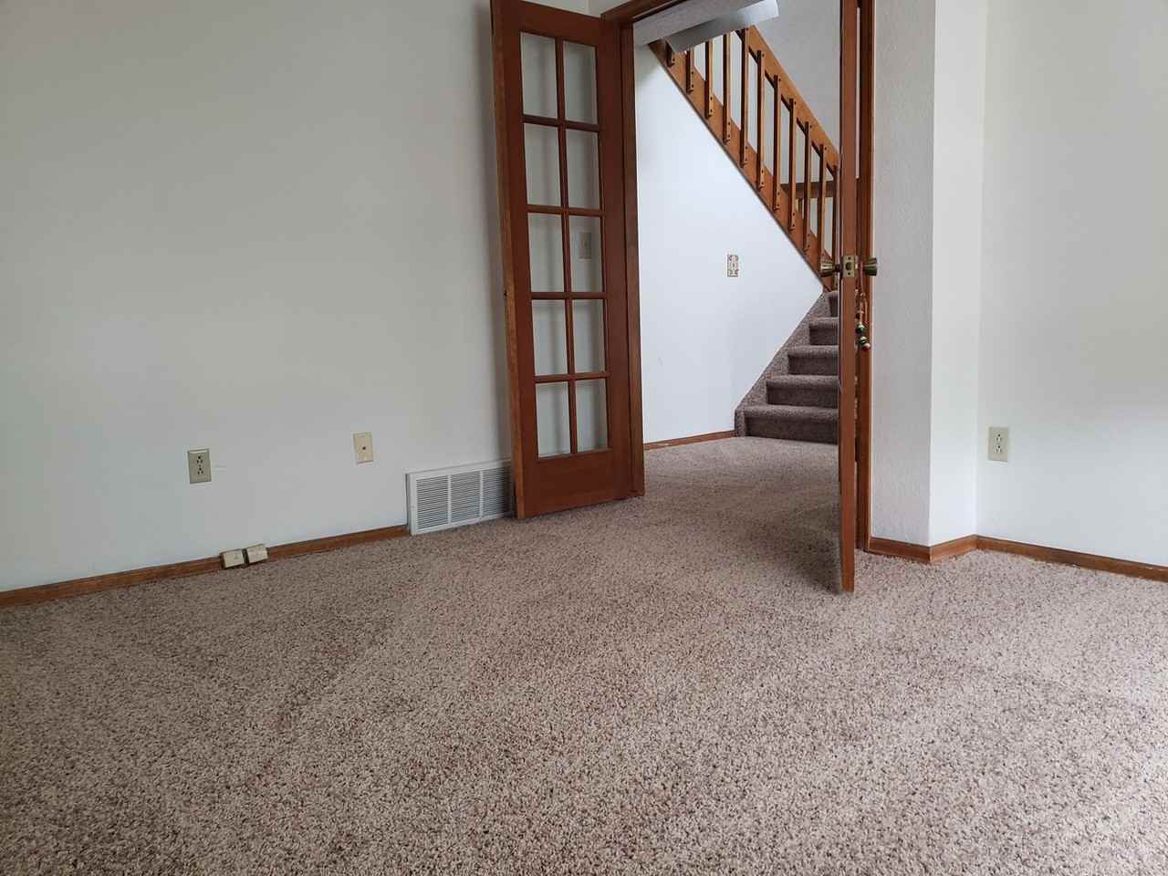 5217 Willowbrook Rd - Photo 5 of 8