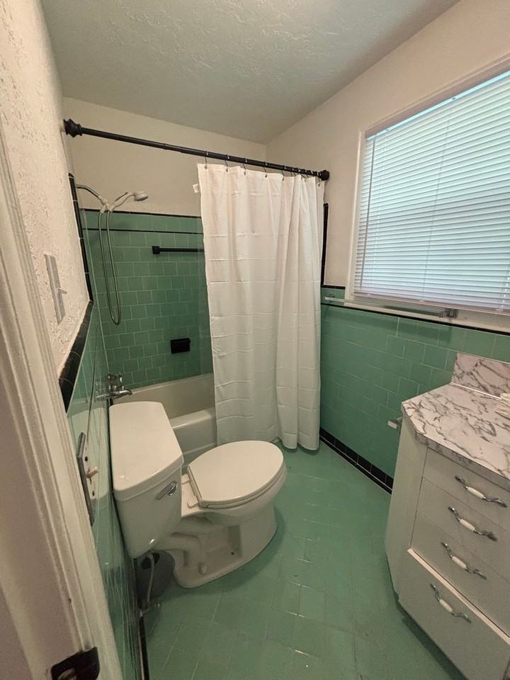 3325 Sw 182nd Ave - Photo 5 of 10